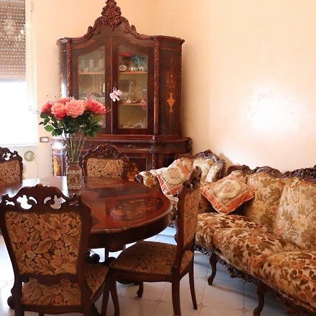 B&B Goldmund Naples Luaran gambar