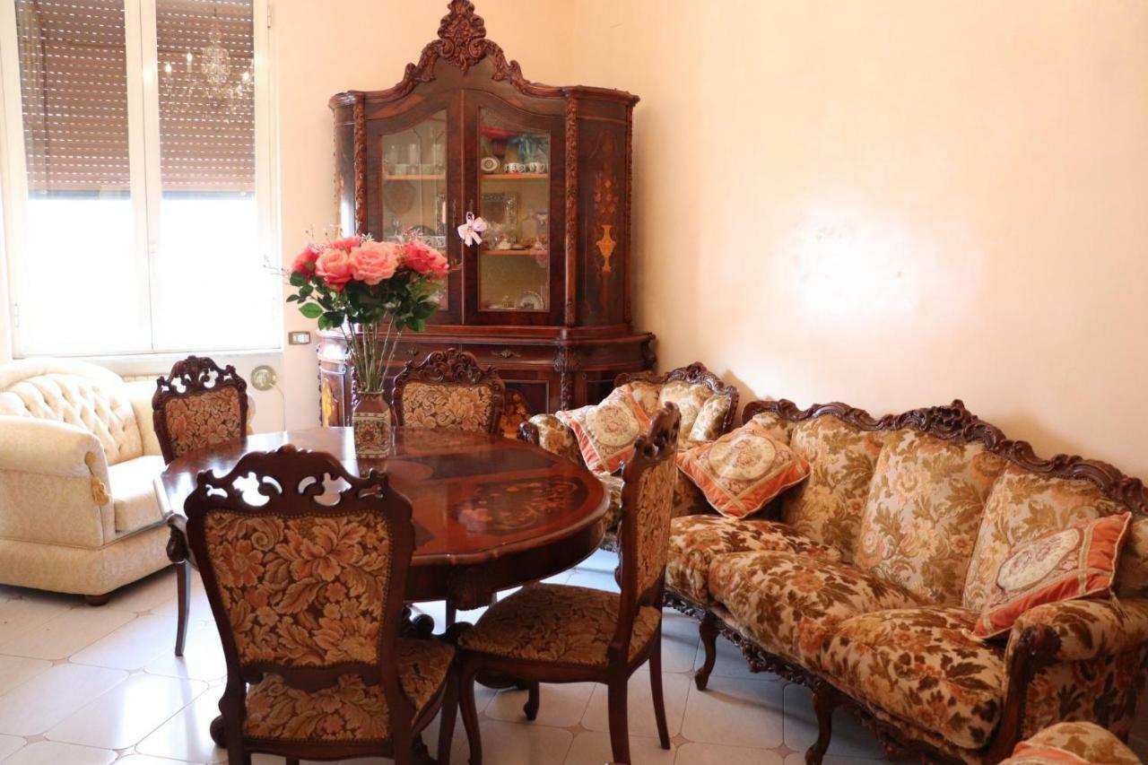 B&B Goldmund Naples Luaran gambar